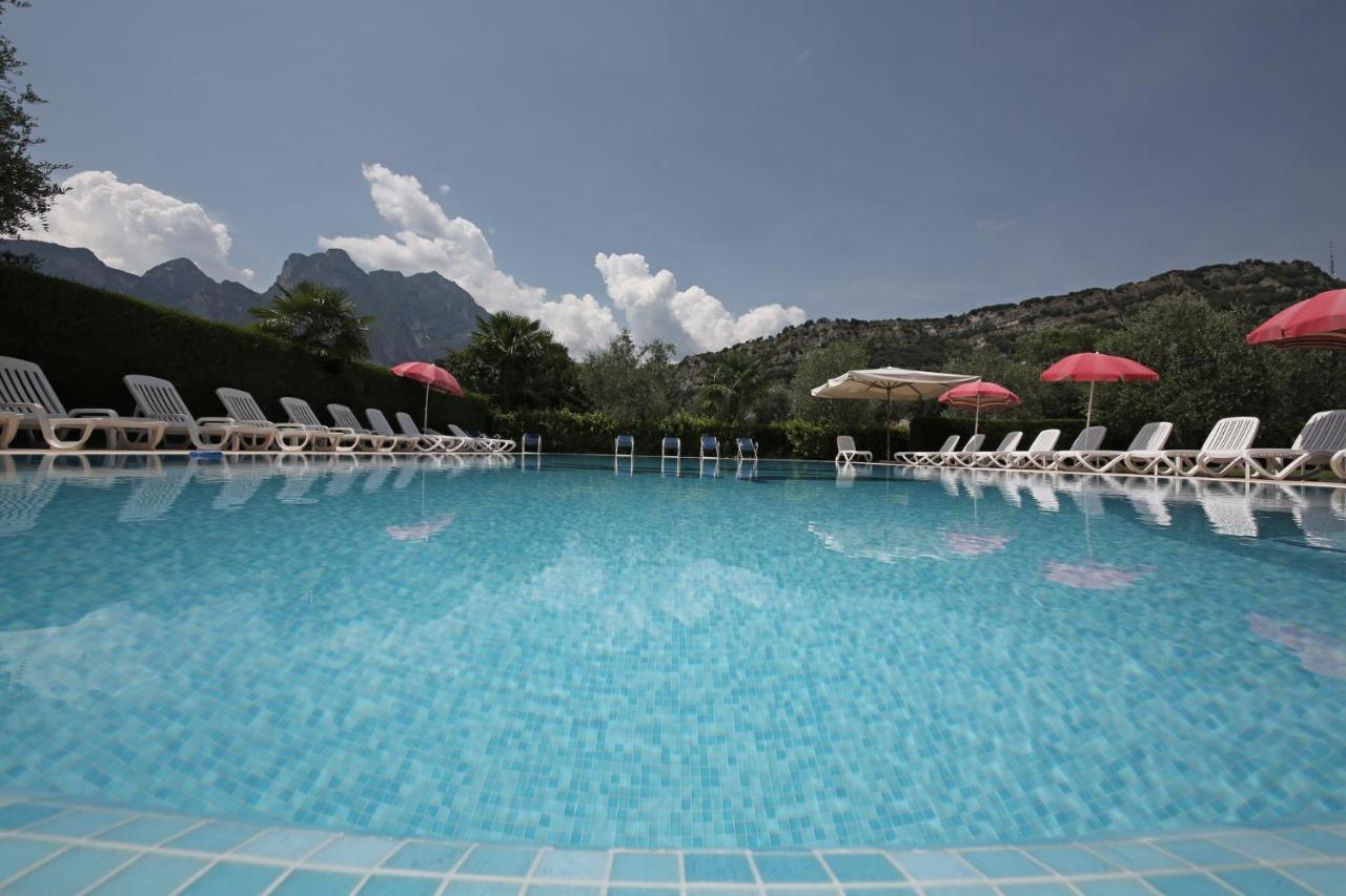 Hotel Villa Verde Torbole Sul Garda Extérieur photo