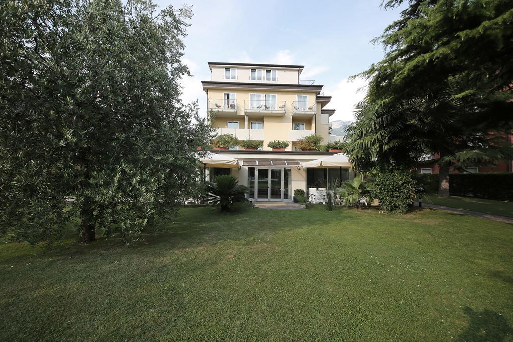 Hotel Villa Verde Torbole Sul Garda Extérieur photo