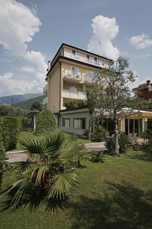 Hotel Villa Verde Torbole Sul Garda Extérieur photo